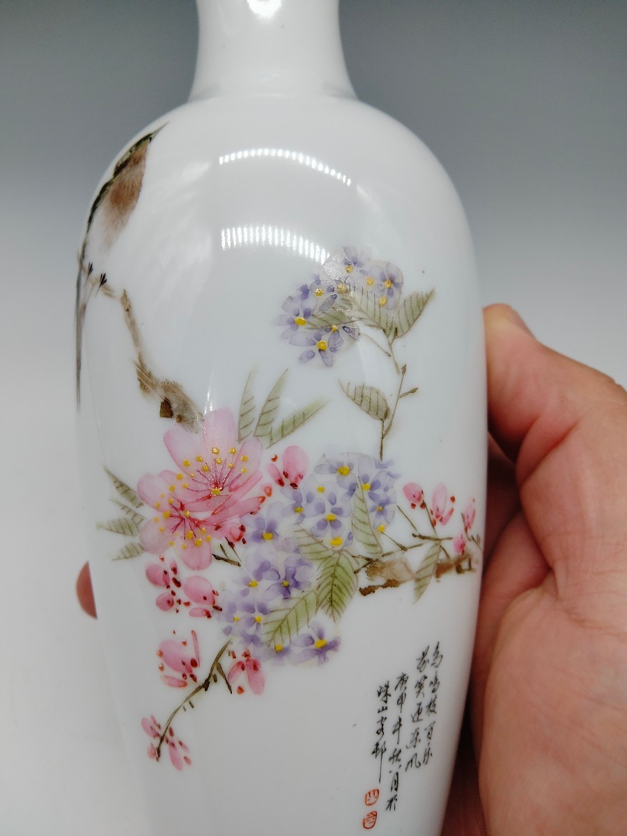 中国 花瓶 景徳鎮 在銘 粉彩花鳥紋花瓶 高さ21cm. 154 g 無傷 景徳鎮窯