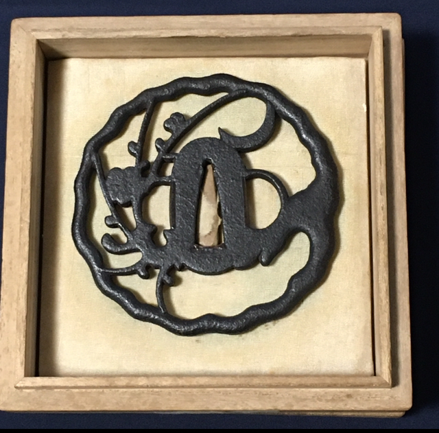 梅樹透(ばいじゅすかし)鐔　肥後(熊本)金工「保存刀装具」鑑定書あり 梅樹透(ばいじゅすかし)鐔 肥後(熊本)金工「保存刀装具」鑑定書