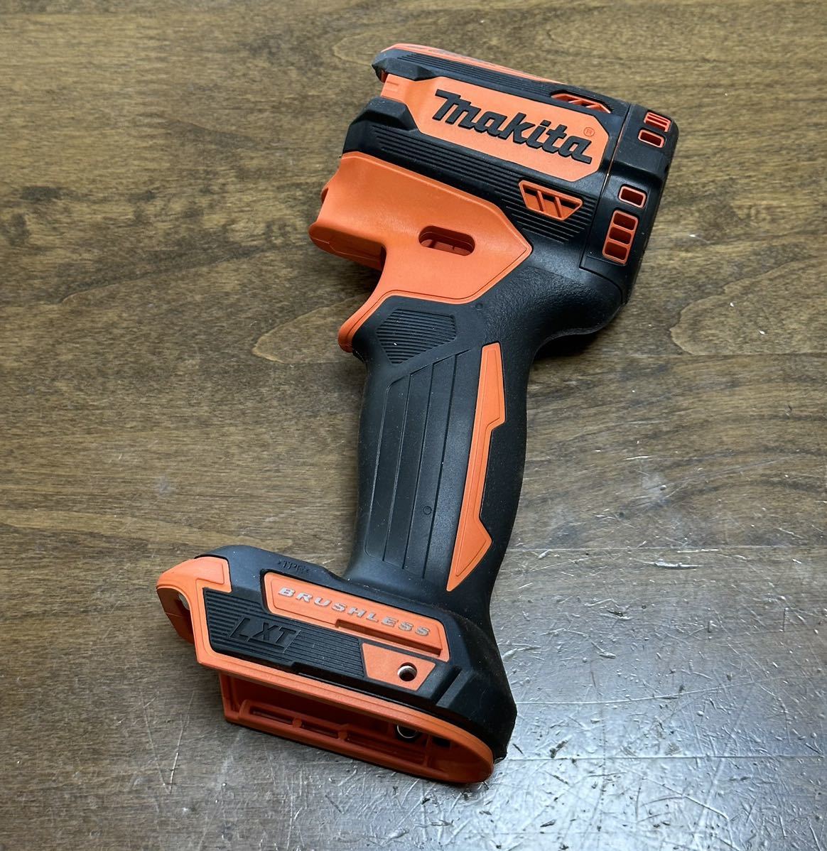 マキタ18vインパクトTD171D中古美品、オリジナルハウジング （美品 