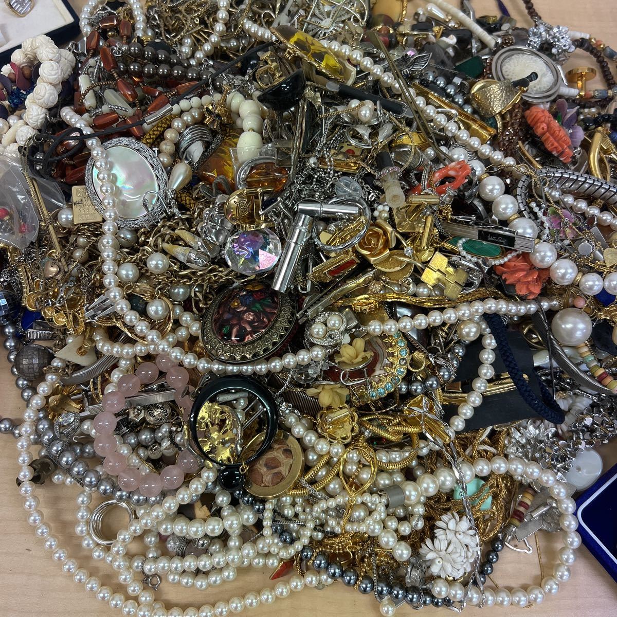 ◇イミテーションまとめて 約7kg リング ネックレス 真珠 カフス