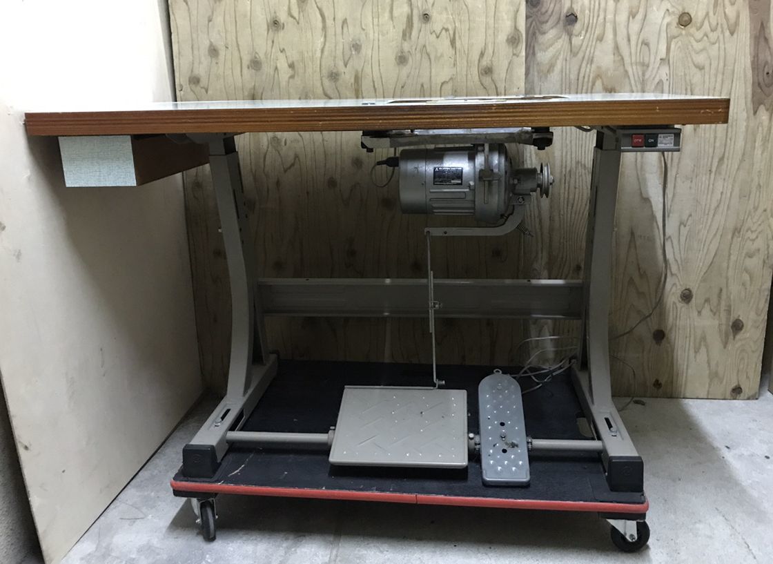 工業用 ミシン台 三菱 クラッチモーター CA-252E 直接引取（東大阪）・自社配達限定】 工業用 ミシン台 三菱 クラッチ