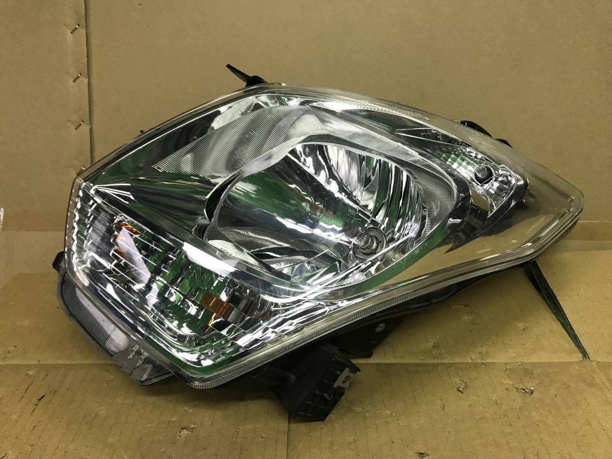プリウスα プリウスアルファ ZVW41W 純正左テールランプ テールライト