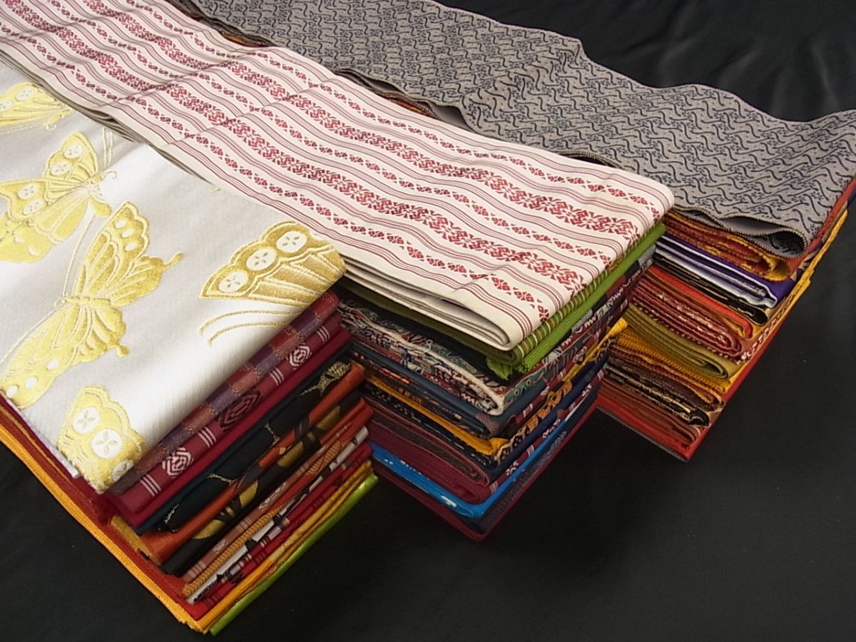 花美人■1円 半幅帯 まとめて 50点 本場筑前博多織 献上 蝶 花柄 金糸 証紙付き など 着用可能多数 未使用品あり 4k517