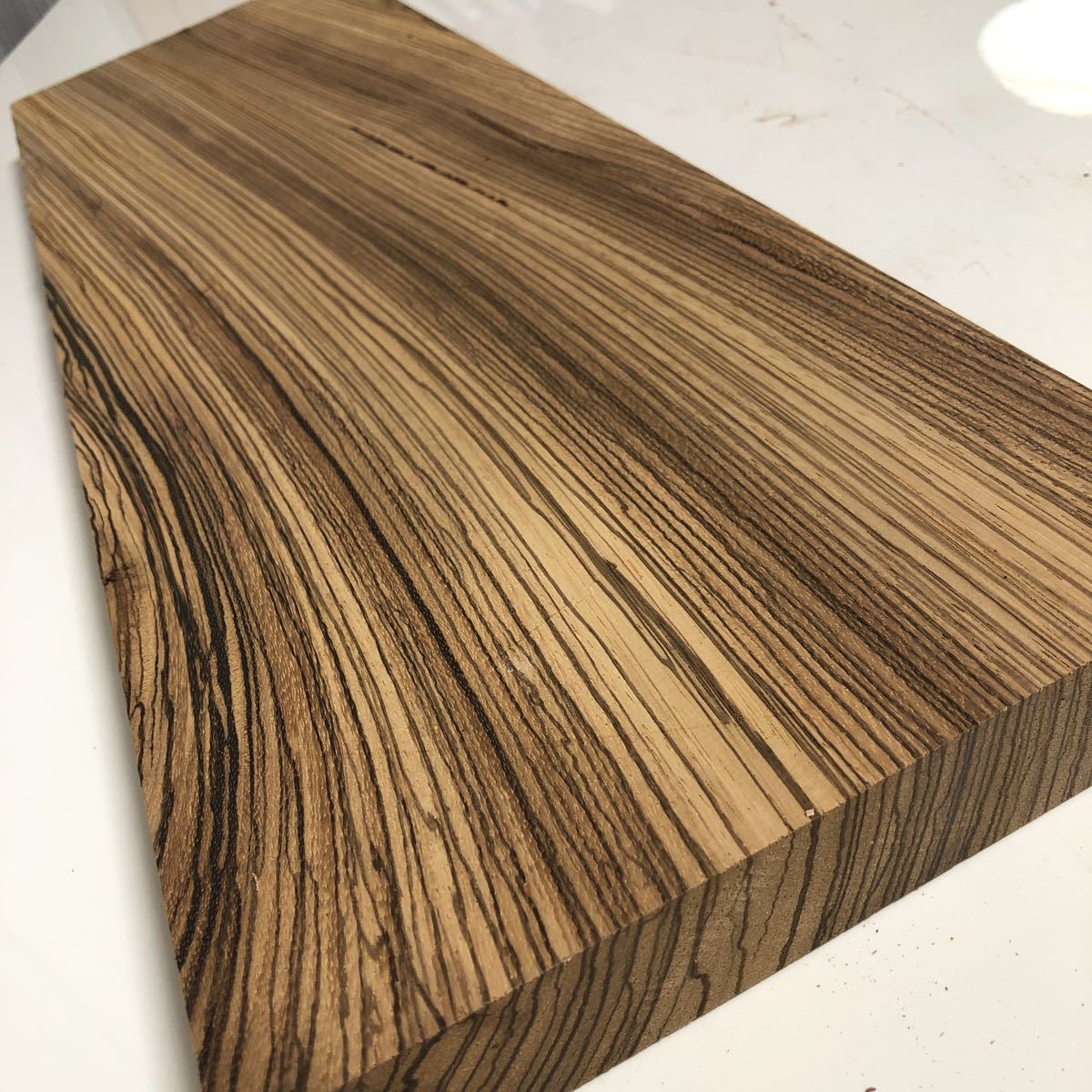 ゼブラウッド柾目厚板ブロック　620×190×31 100サイズ 逆目あり