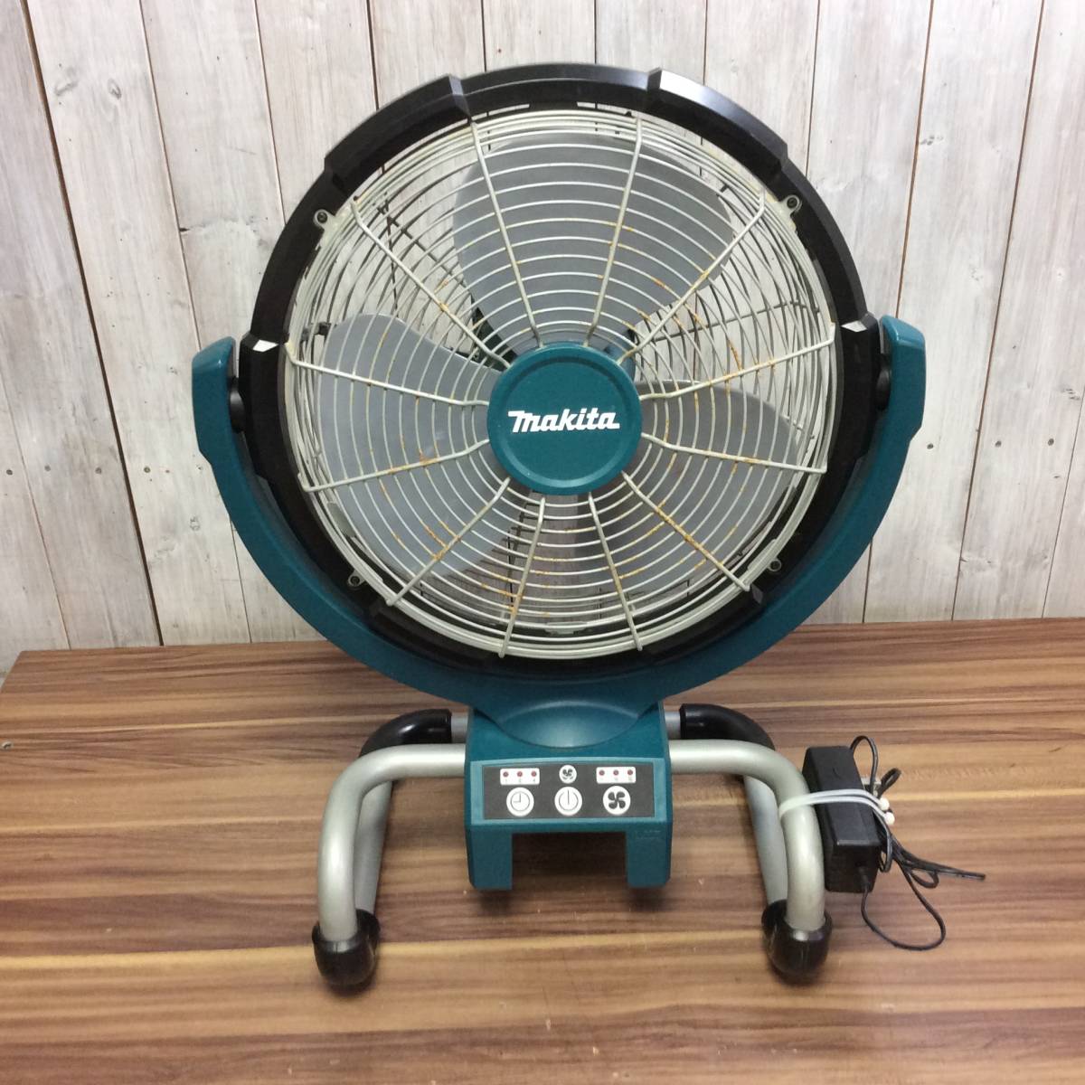 RH-4933】中古品 makita マキタ 充電式産業扇 CF300D 14.4V/18V AC100V