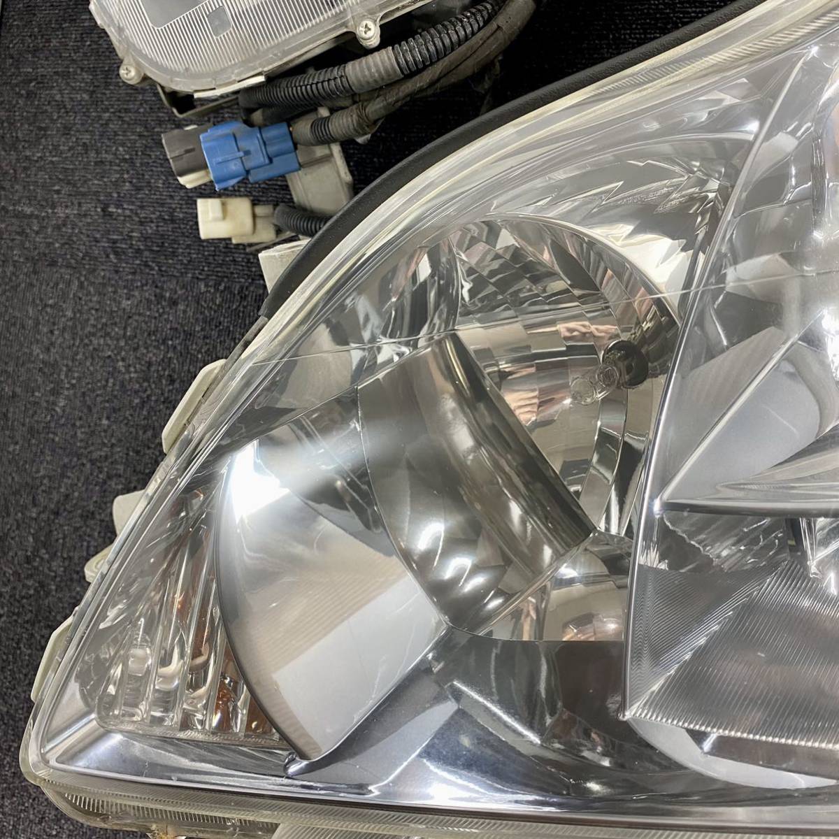 クラウン 18 クラウン GRS182 前期 右 ヘッドライト HID 純正 