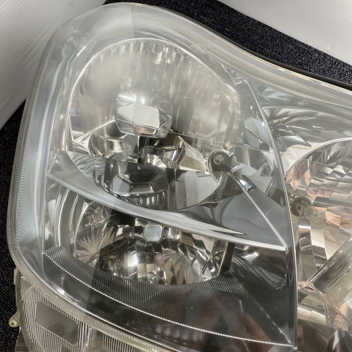 H20年 GRS182 18 クラウンアスリート 前期純正 HID ヘッドライト 右R 