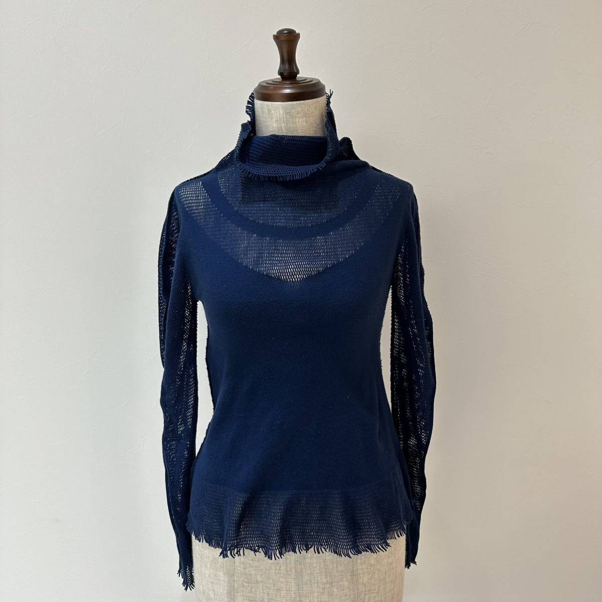 ISSEY MIYAKE FETE(イッセイミヤケフェット) 長袖カットソー Vネック