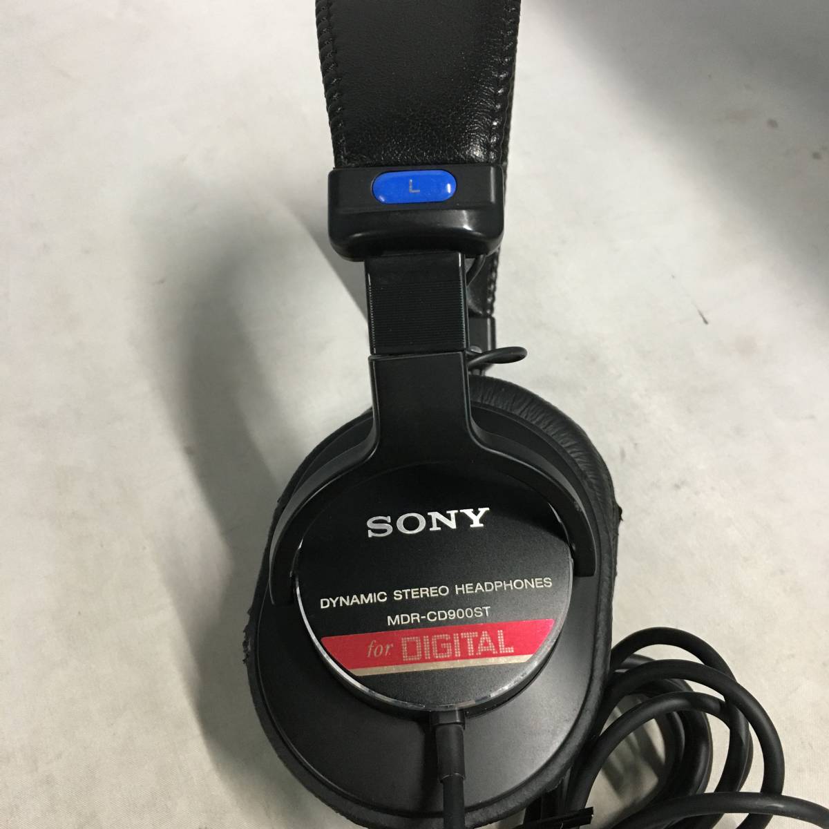 ○SONY 密閉型スタジオモニターヘッドホン ヘッドフォン MDR-CD900ST