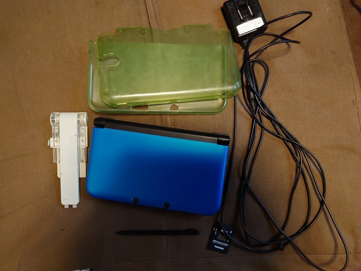 ニンテンド3DS本体 ブラック 充電器 妖怪ウォッチ4点ソフト無し！売れ