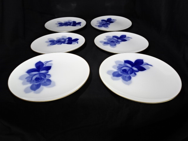 碗皿ペアセット（ブルーローズ）＜大倉陶園＞ 大倉陶苑 ブルーローズ19㎝