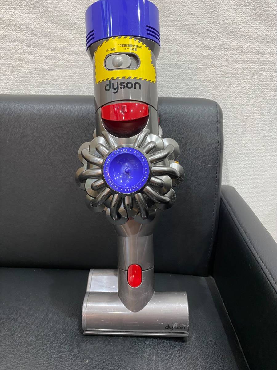 Dyson V8 Fluffy ダイソン コードレスクリーナー | SV10 掃除機
