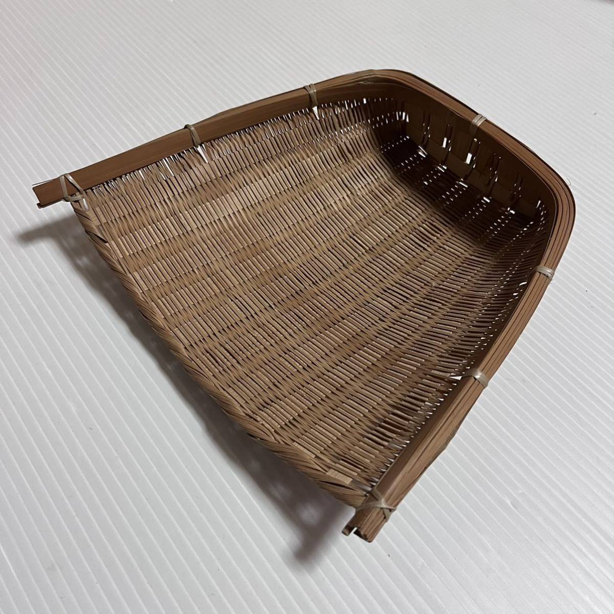箕 竹箕 手箕 竹製 竹網代箕 み てみ 竹網 ざる ザル 古民具 竹ざる 天然素材 竹かご レトロ 古道具 竹籠 ちりとり 農具 竹細工 ...