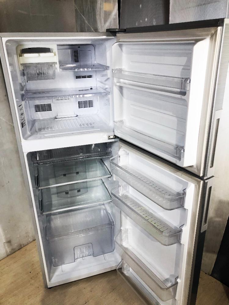 ○地域限定送料無料☆極上美品 中古☆SHARP 225L 簡単に氷が取り出せる 