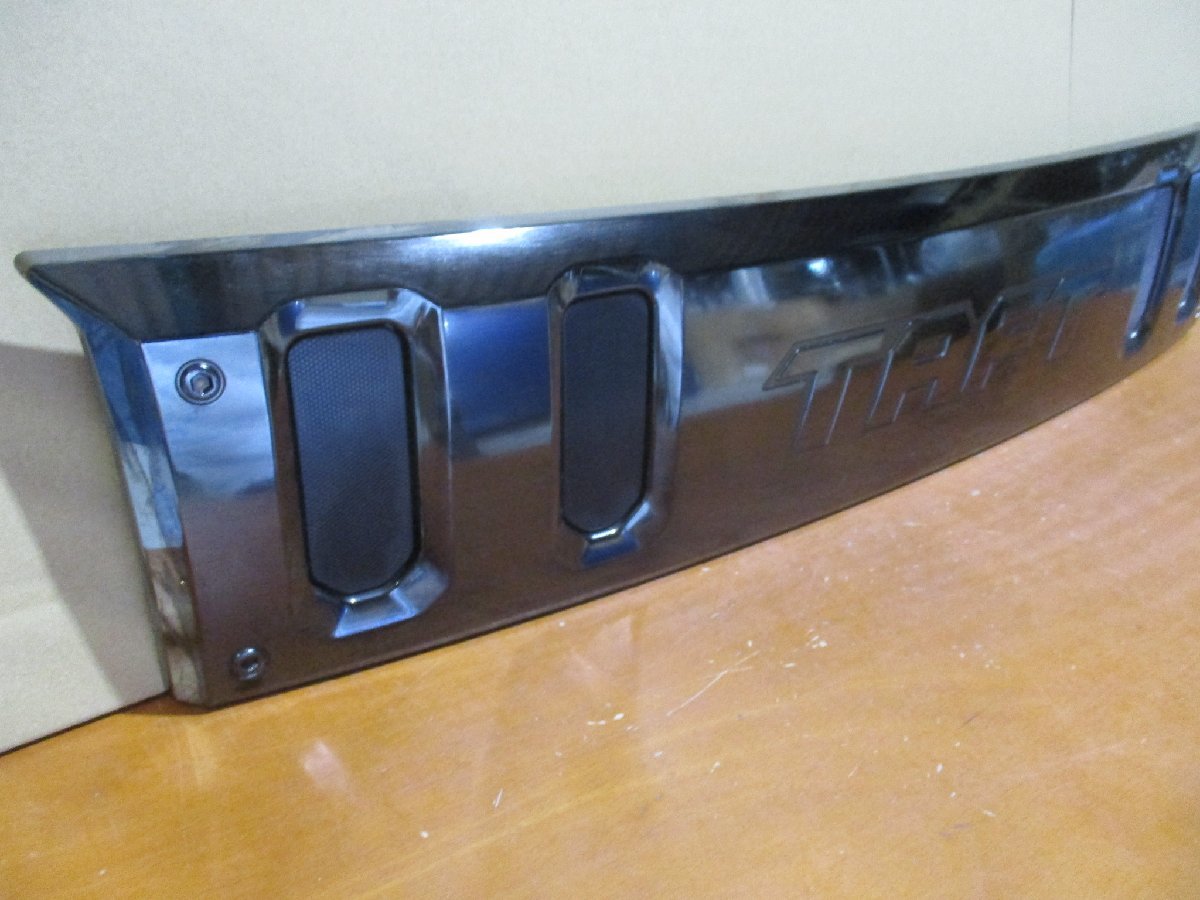 タフトLA900S純正グリルクロムメッキ（中古品） 即決 割れ取付部破損
