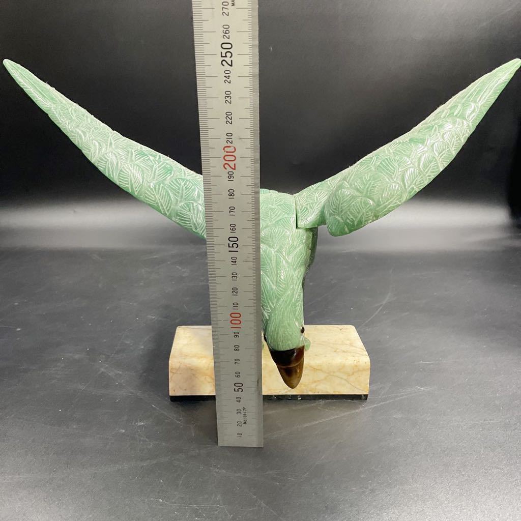 Z06/時代 翡翠 鷹 彫刻 置物 緑石 中国美術 総重量約3kg 骨董の入札