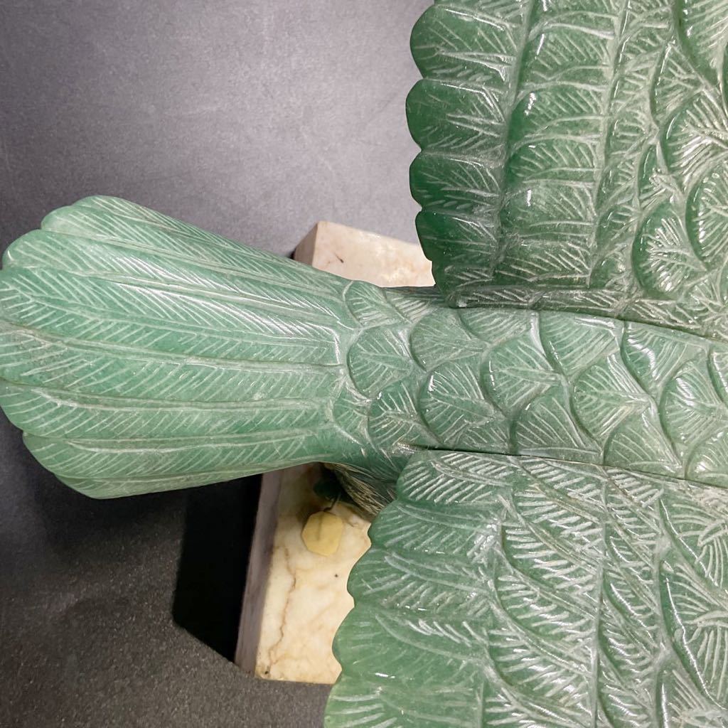 Z06/時代 翡翠 鷹 彫刻 置物 緑石 中国美術 総重量約3kg 骨董の入札
