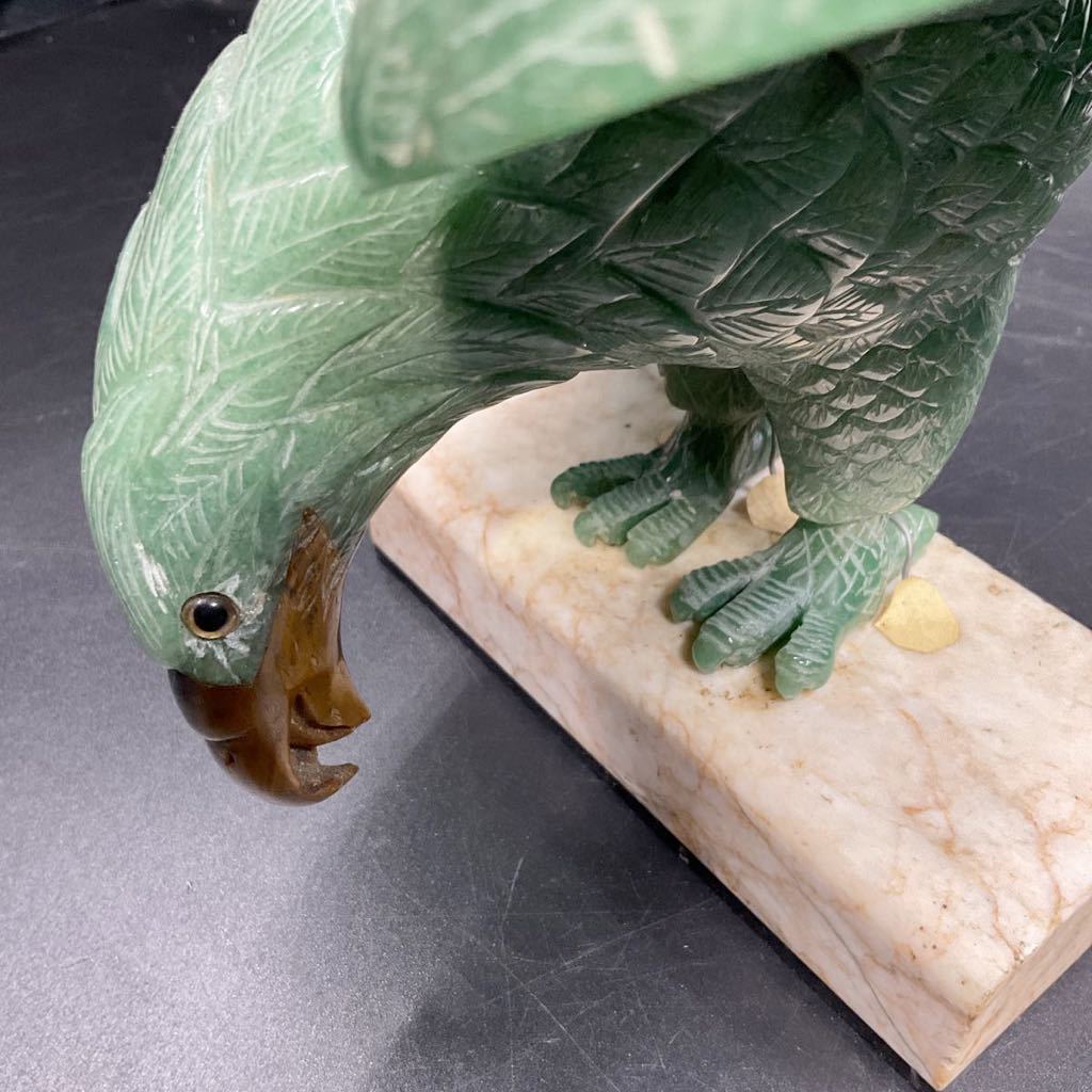 Z06/時代 翡翠 鷹 彫刻 置物 緑石 中国美術 総重量約3kg 骨董の入札