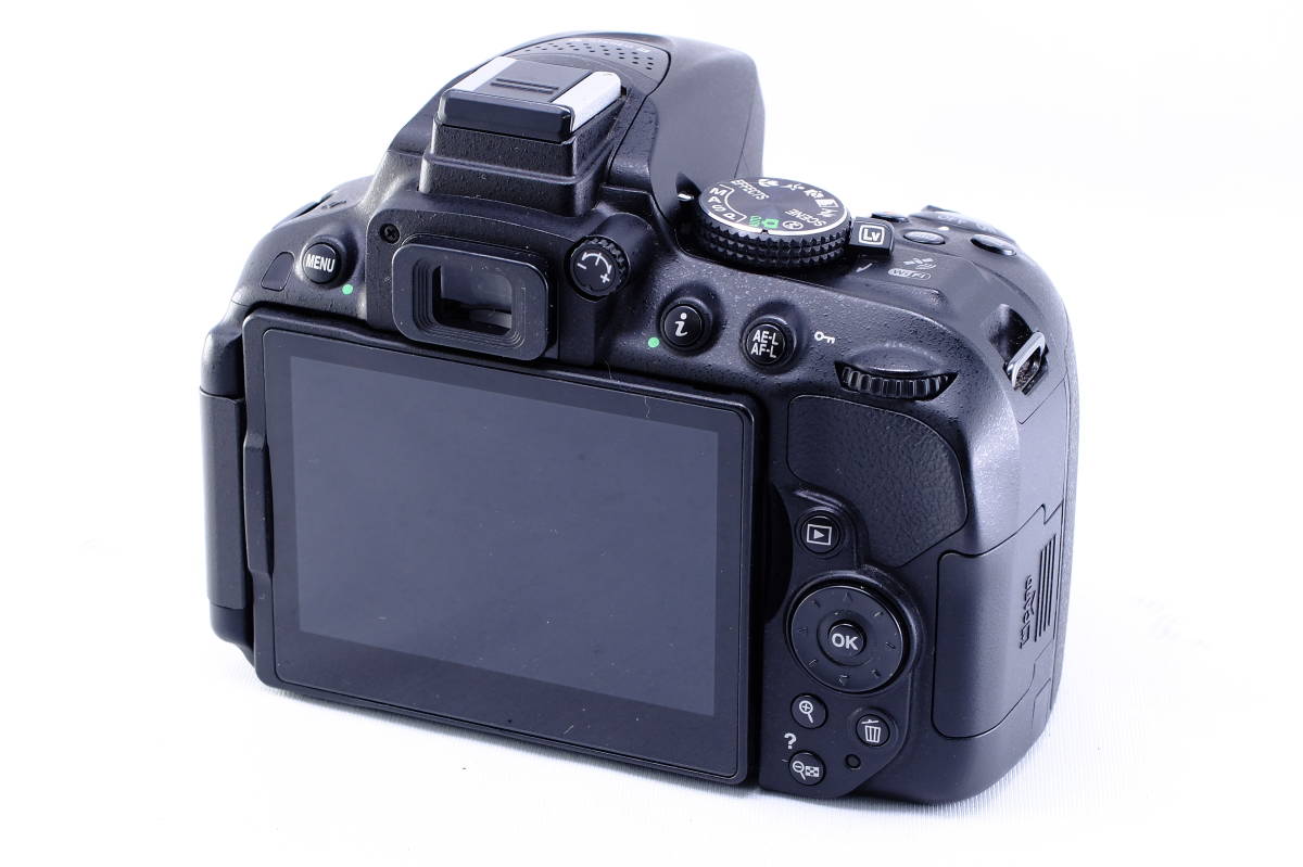 UB10F Nikon ニコン D5300 + AF-S DX NIKKOR 18-140mm F3.5-5.6G ED VR 