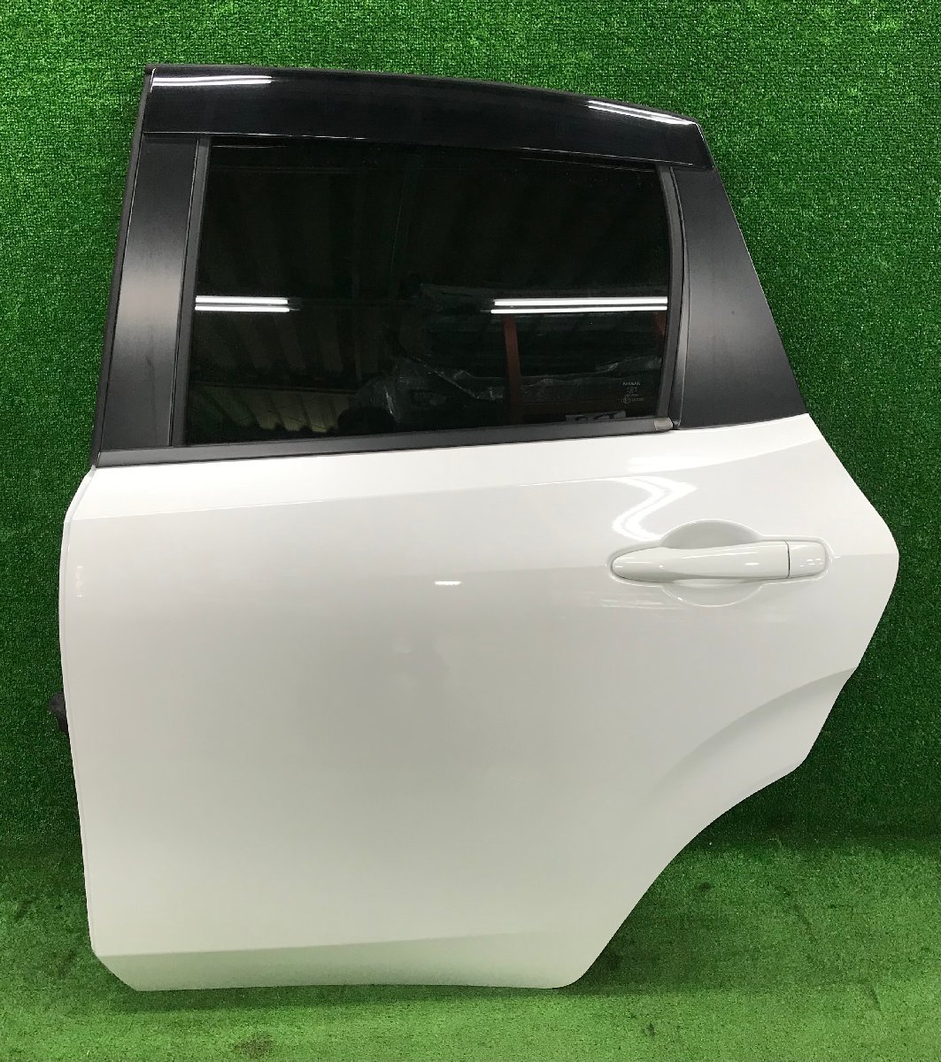 [ D5-85 ] ノート e-POWER [ E13 ] 左 リア ドア [ QAC ]