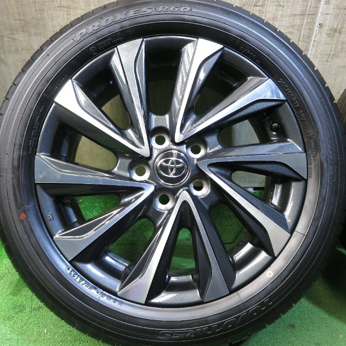 新車外し！23年☆トヨタ 90系 ヴォクシー ノア 純正 205/55R17  