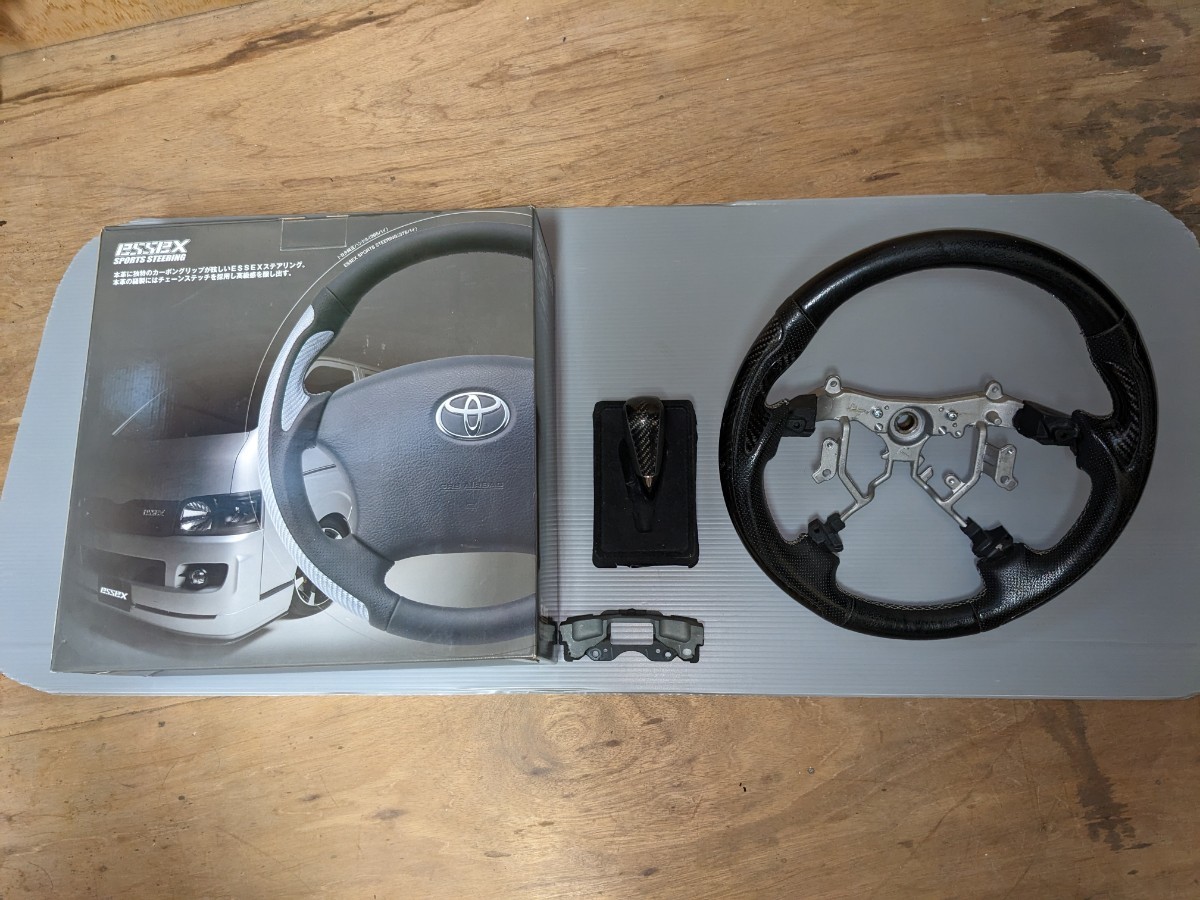 希少　ハイエース200系 ESSEX ハンドル　シフトノブ　アームレスト（運転席）セット　ガングリップ　CRS リアルカーボン