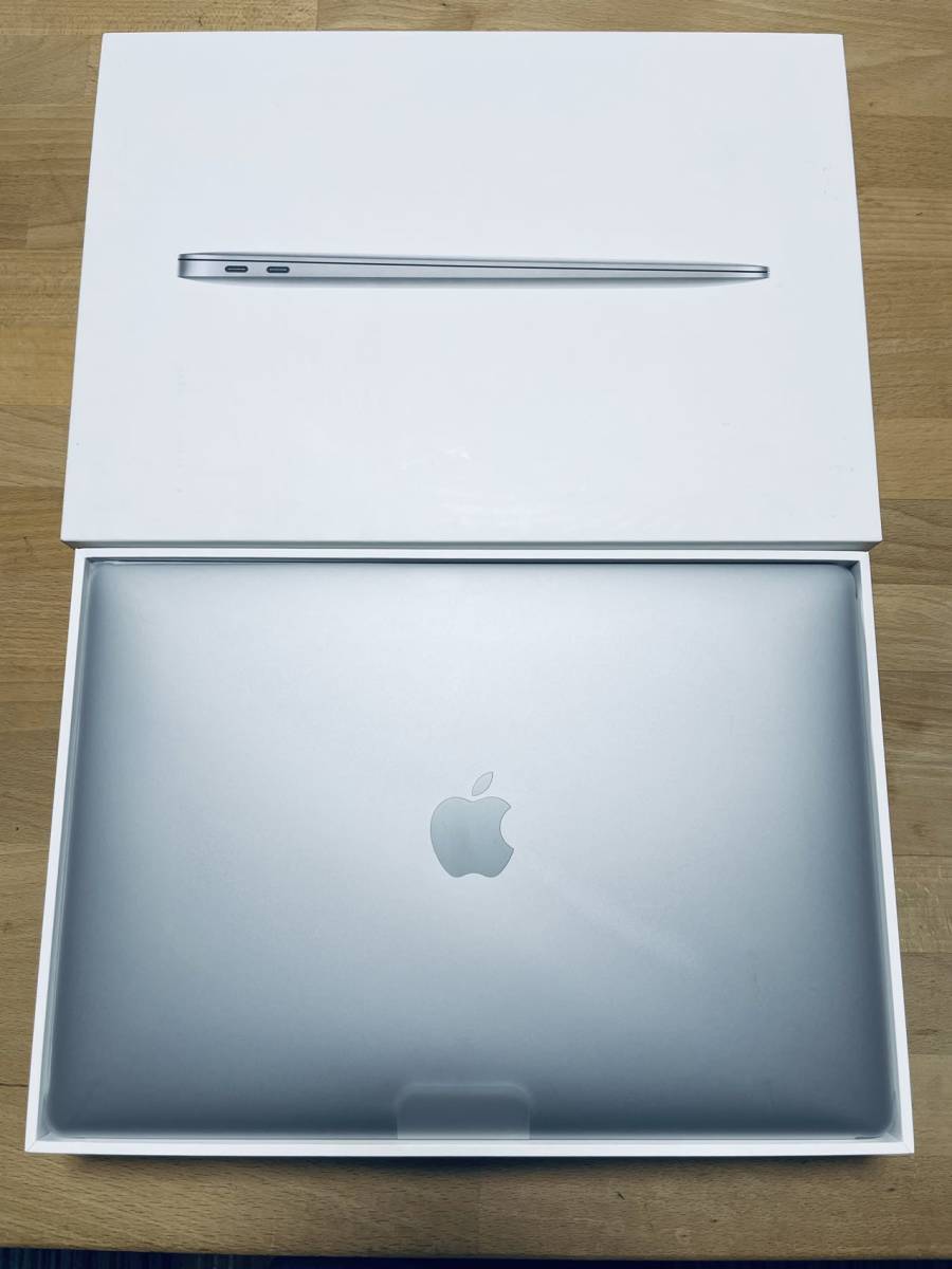 MacBook Air スペースグレイ 4コア 256GB SSD＋付属品5点 【公式通販】
