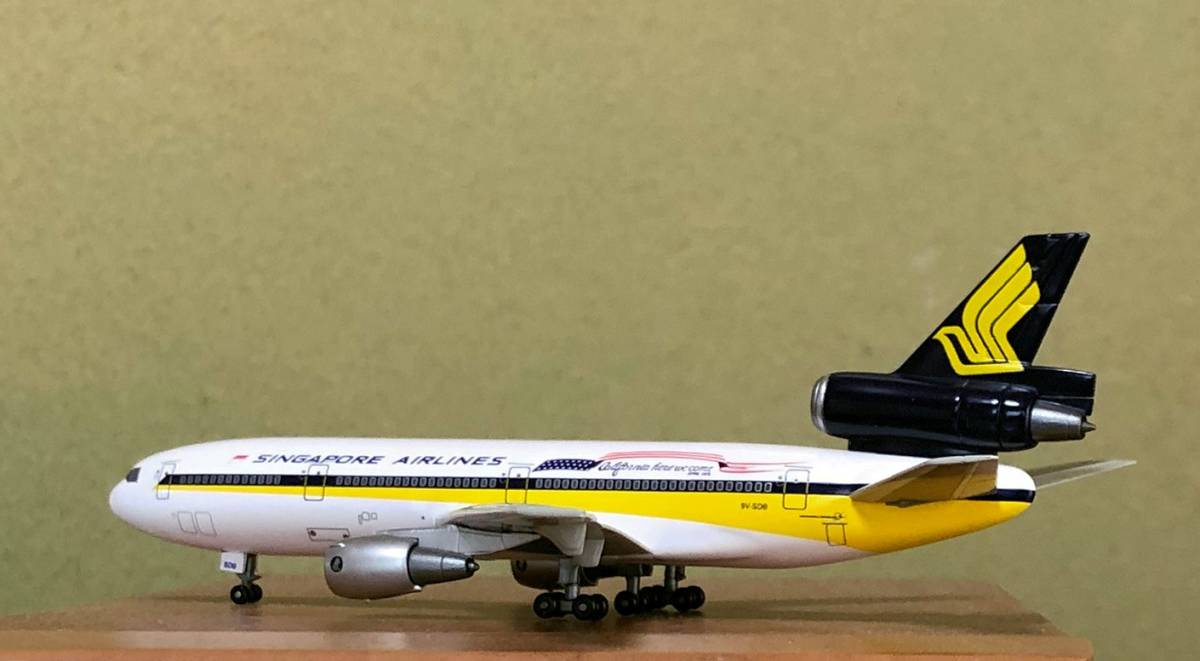 1/400 Dragon Wings Singapore Airlines シンガポール航空 DC-10-30/9V