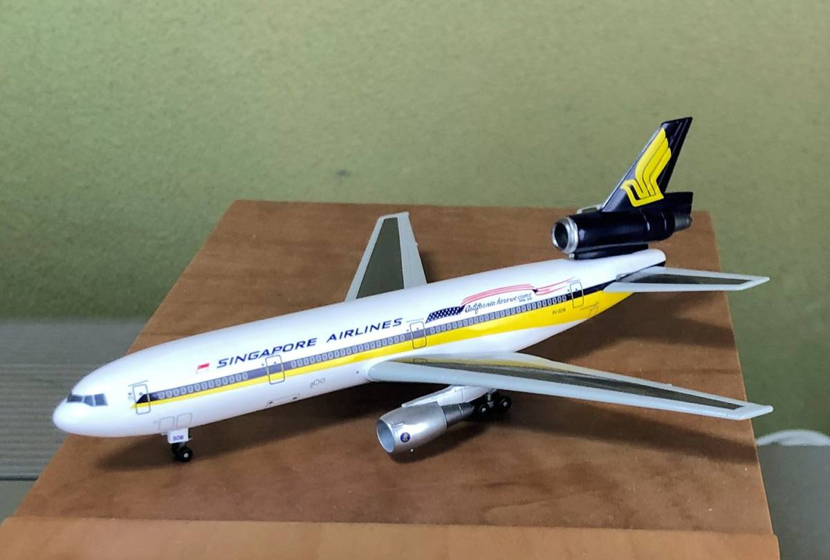 1/400 Dragon Wings Singapore Airlines シンガポール航空 DC-10-30/9V