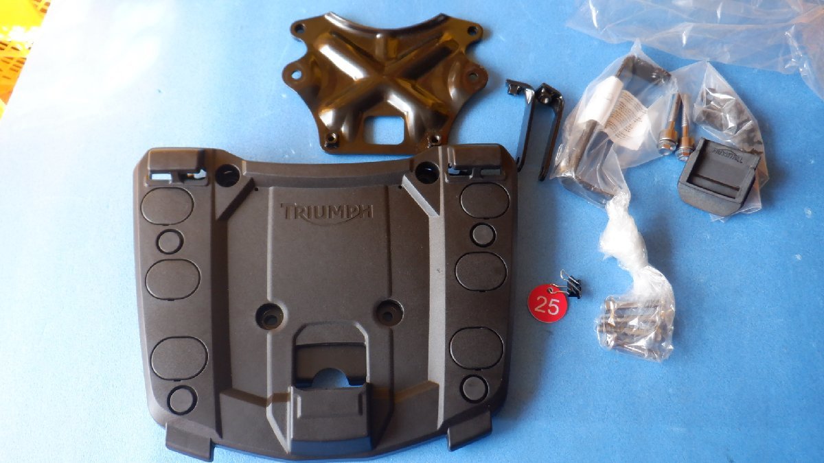 美品！トライアンフ☆タイガー800XC☆純正オプション☆リアキャリア☆金具付き