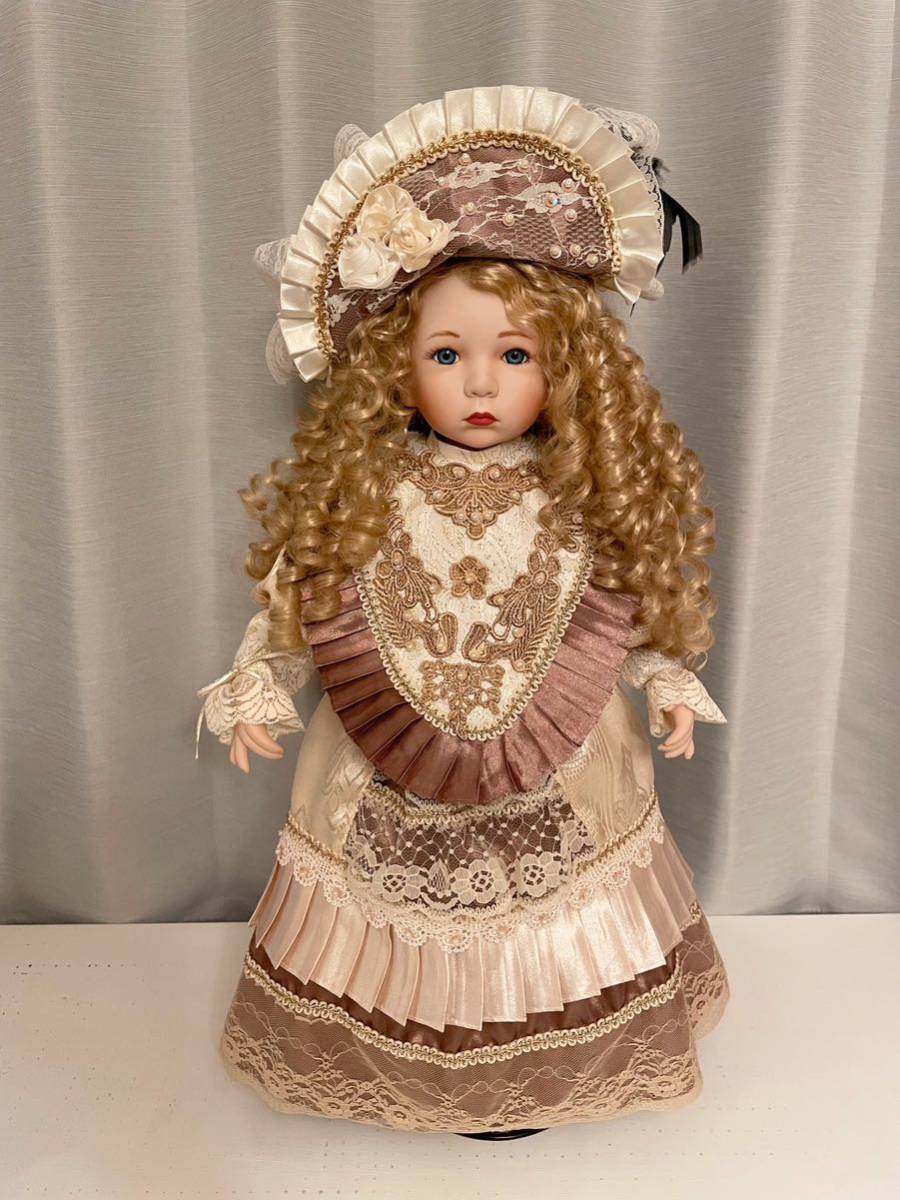 * antique doll ୨୧ .· 素敵なドレスのお嬢さん ビスクドール ビスクドール 創作人形 カスタマー様ハンドメイドシルクドレス 美品