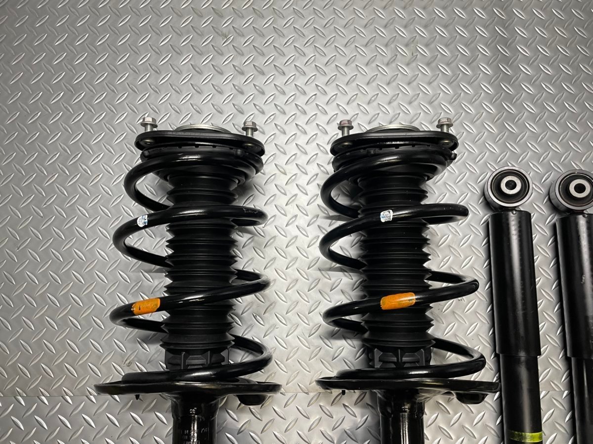 中古】アルファード/ヴェルファイア30系後期 純正サスキット 前右48510  