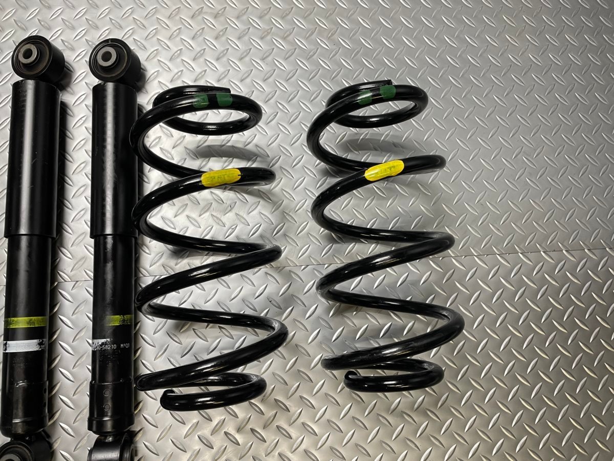 中古】アルファード/ヴェルファイア30系後期 純正サスキット 前右48510  