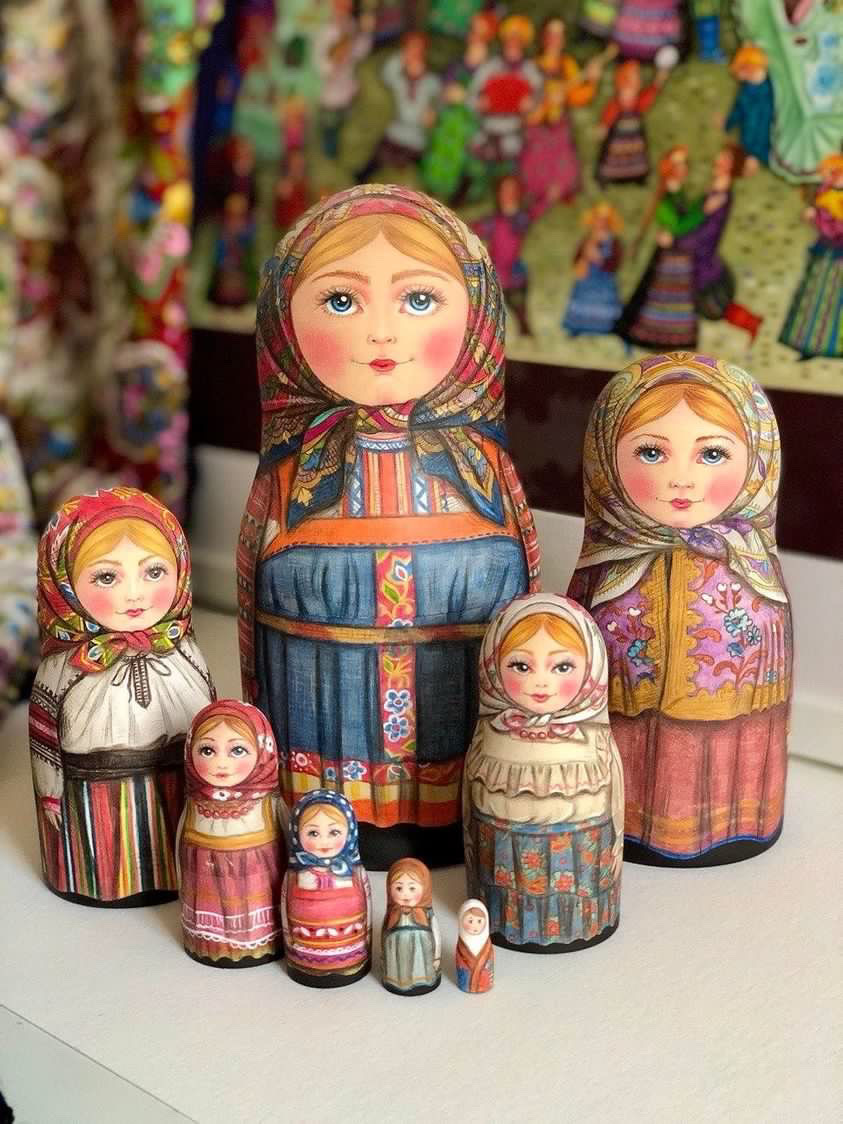 ロシア雑貨☆伝統衣装マトリョーシカ(8P)H20cmタチアナ作＊塗り