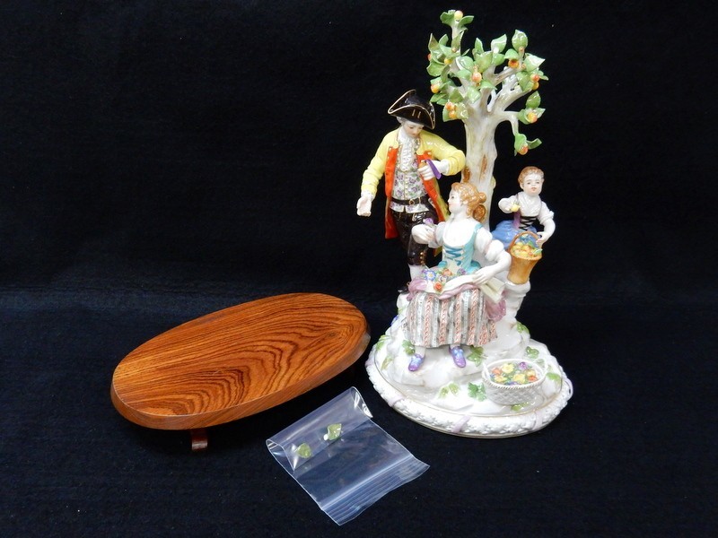 ロココ様式 陶磁器 置物 3体 ロココ様式 陶磁器 置物 3体 ロココ様式