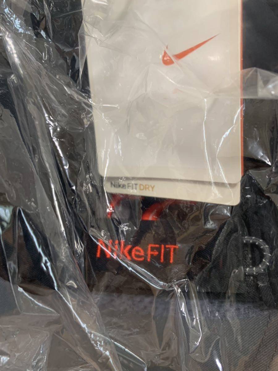 NIKE RFフェデラー直筆サイン入りCAP(白⁄緑) クレディ・スイス提供品