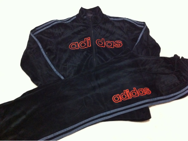 アディダスのベロアジャージ上下黒 EXILEエグザイルセットアップ_1