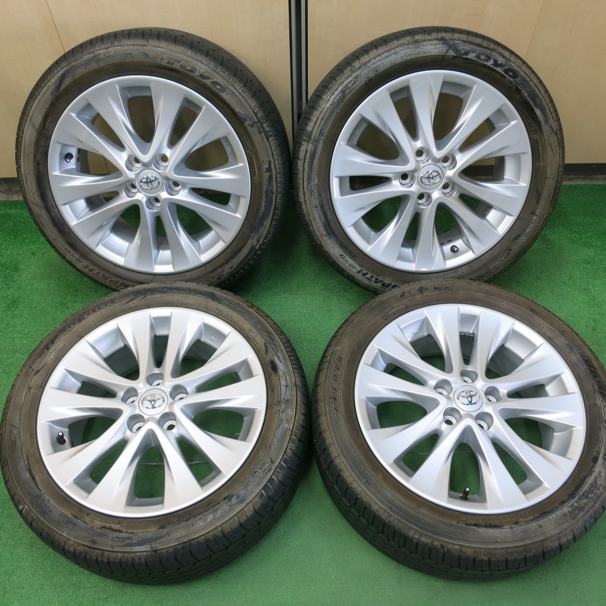 アルファード純正ホイール 235/50R18 TOYO R30 ガリキズ無し美品
