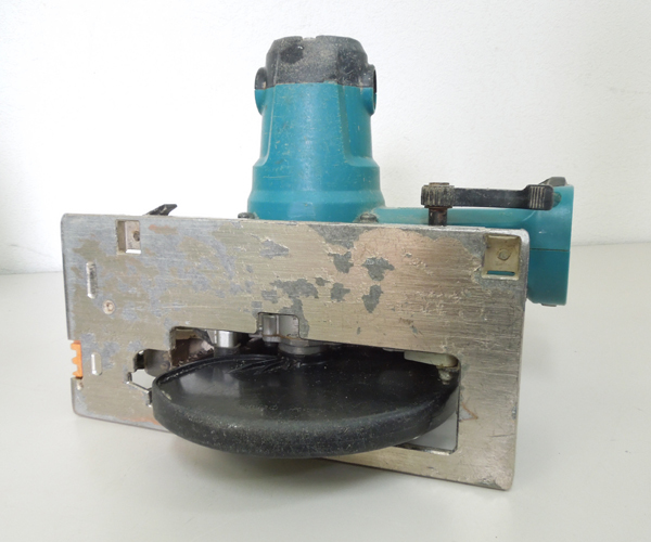 ジャンク扱い品 makita 18V 充電式 165mm マルノコ HS630D 本体+ケース