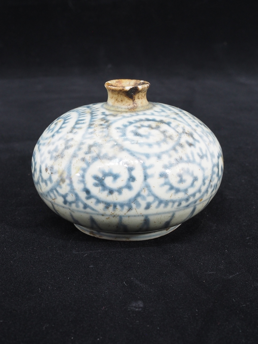 古伊万里】 8383 蛸唐草文油壺 骨董 小壷(染付)｜売買された