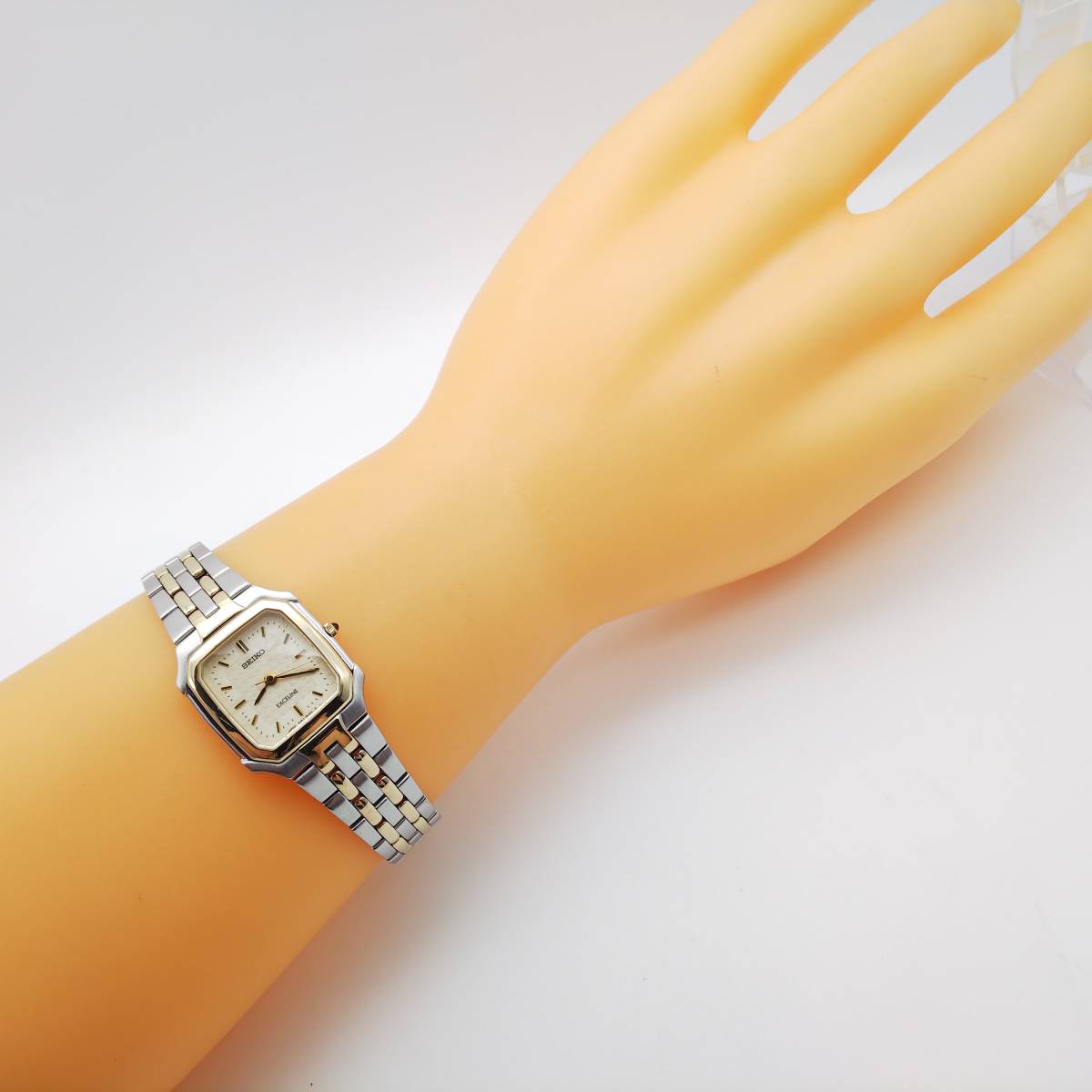 送料無料【電池交換済】☆SEIKO☆セイコー☆エクセリーヌ☆EXCELINE