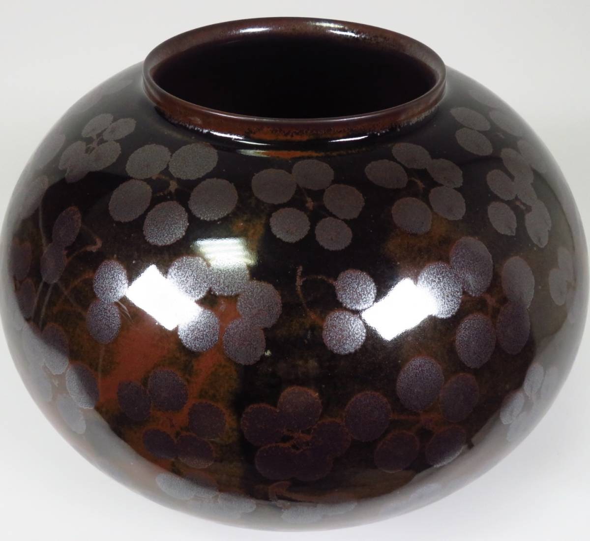 SAKURAYA】伝統工芸【天目梅散し壷/有田焼 日展作家 藤井朱明作】