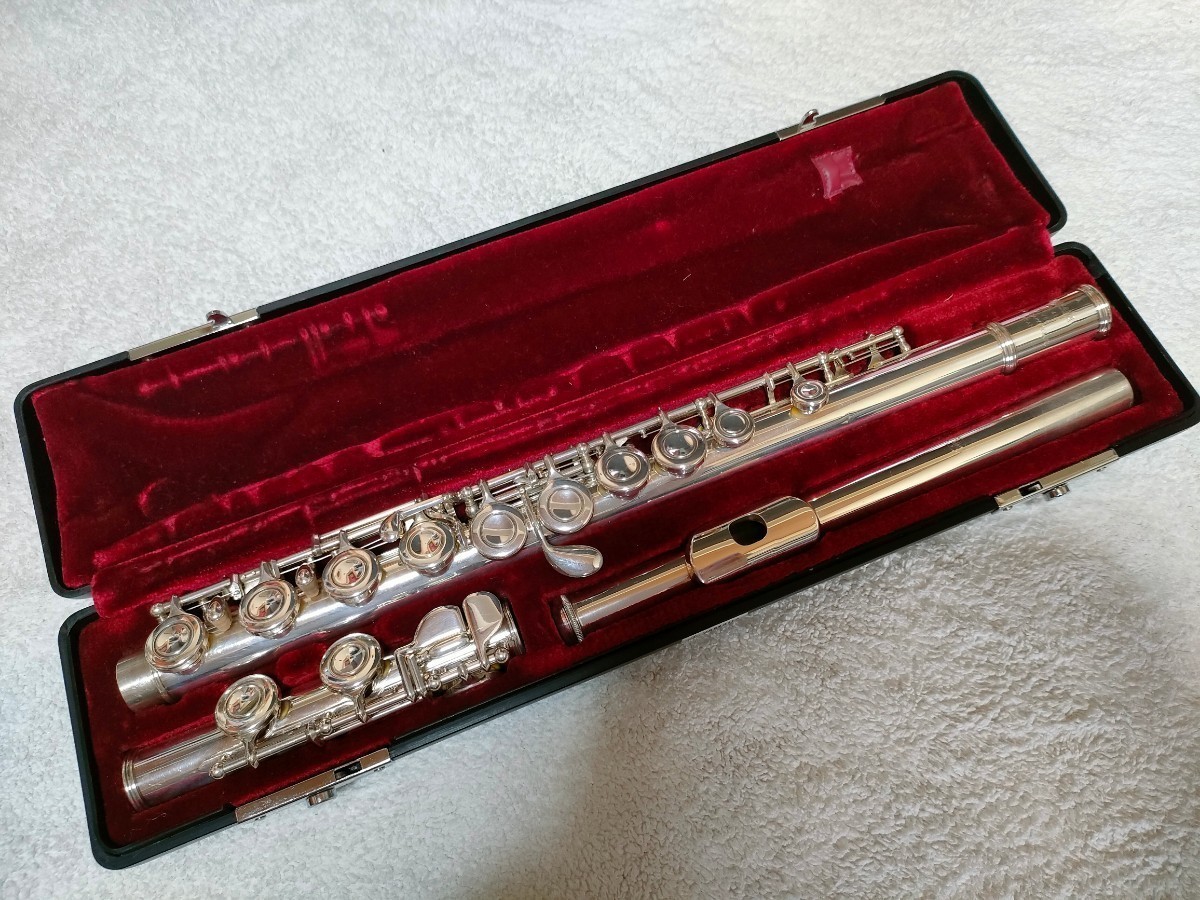 【2025春夏】 YAMAHA ヤマハ フルート YFL411 調整済 すぐ使えます(フルート)｜売買されたオークション情報、yahooの商品情報をアーカイブ公開 - オークファン フルート