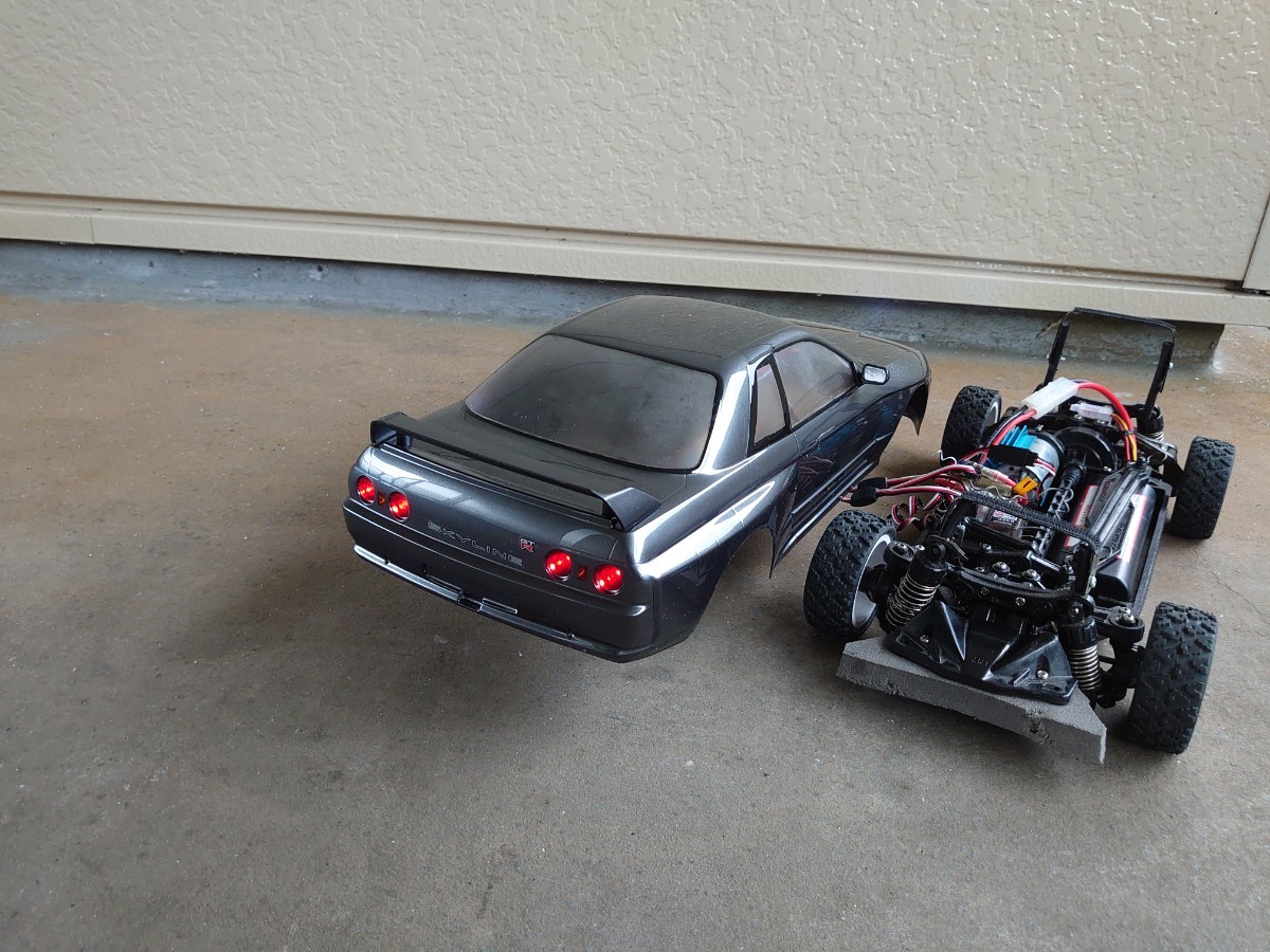 タミヤ スカイラインボディ（ホイール、タイヤ、LED付き）のみ タミヤ