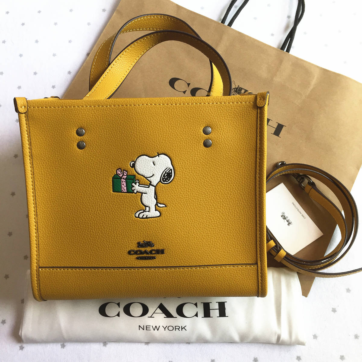 【新品未使用】COACH コーチバッグ CE918 Coach x Peanuts スヌーピーコラボ フィールドトートバッグ ショルダーバッグ アウトレット品