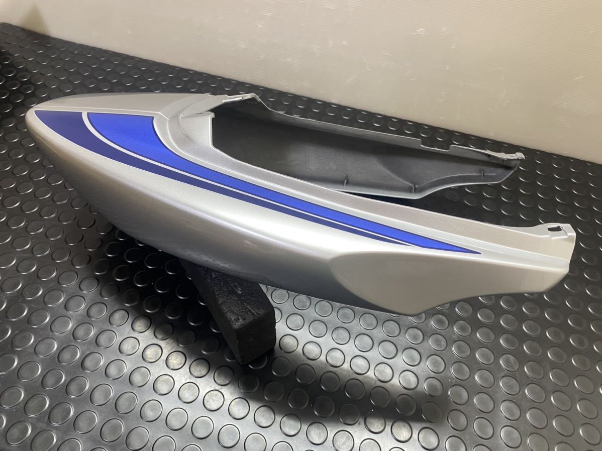 CB400SF NC39 HONDA 純正 テールカウル シルバー / スペンサーカラー