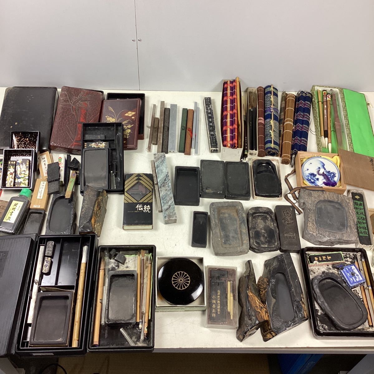 お買い得，安い o732 習字 書道 道具 まとめ売り 総重量約25kg ふ すずり 墨 硯 文鎮 等(書道)｜売買されたオークション情報、yahooの商品情報をアーカイブ公開 - オークファン 書道