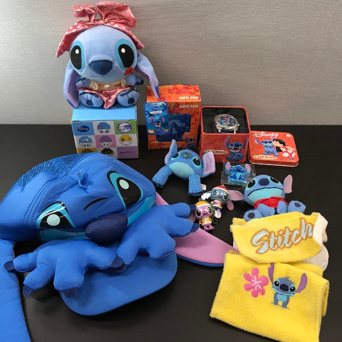 ディズニー　《大量セット》《未使用品あり》スティッチグッズ　10点　ぬいぐるみ　キャップ　アラームクロック他 8B171 【80】
