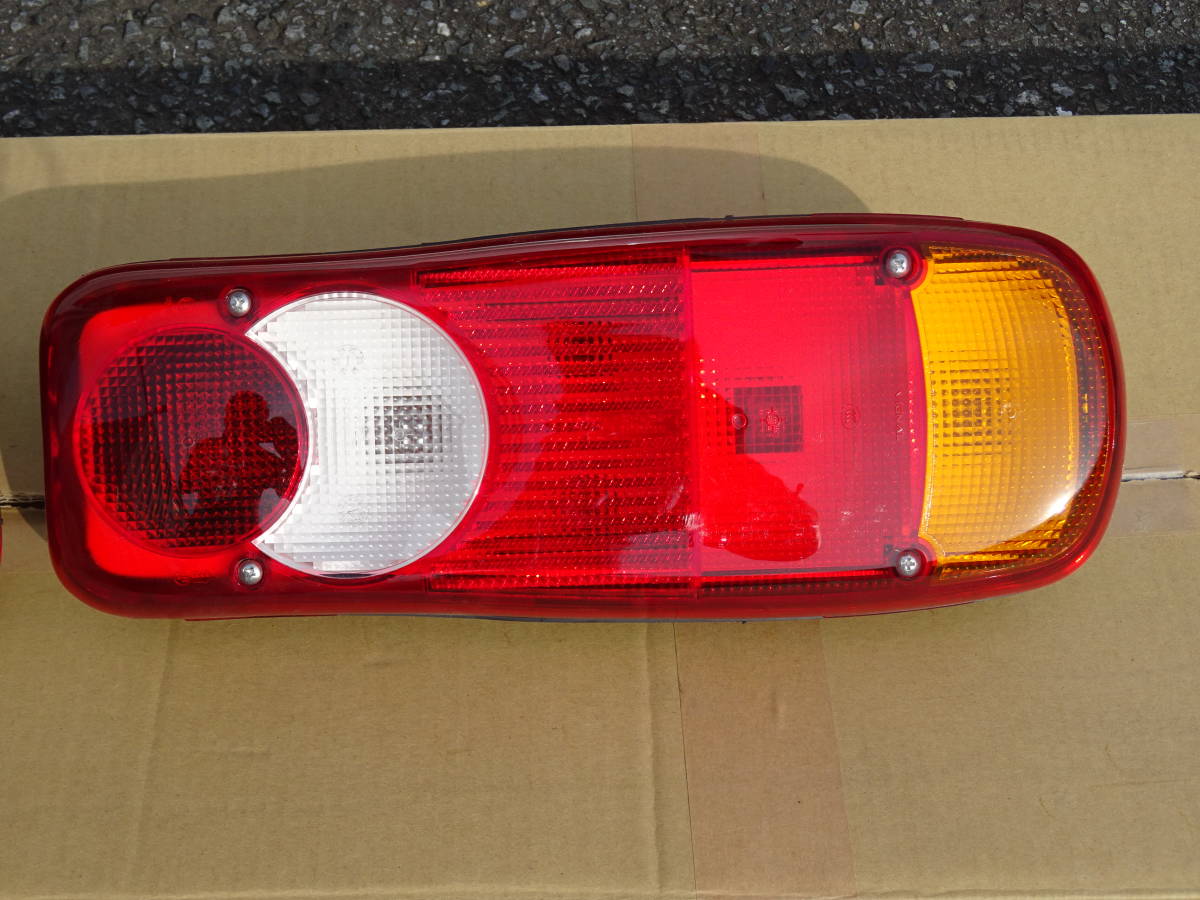 クオン 純正 UD 純正テールランプ LED UDトラックス 2026年最新Yahoo 