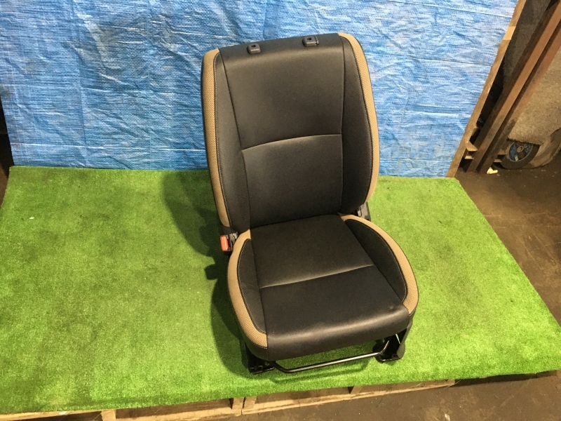 ジムニー 10型 JB23W ランドベンチャー 助手席側ドアトリム ジムニー 10型 JB23W ランドベンチャー 助手席側ドアトリム JB23W